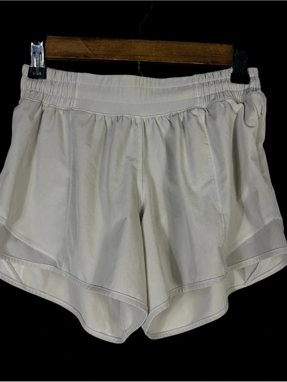 Lululemon Hotty Hot High Rise Lined Shorts Light Gray Size 4 Running Gym